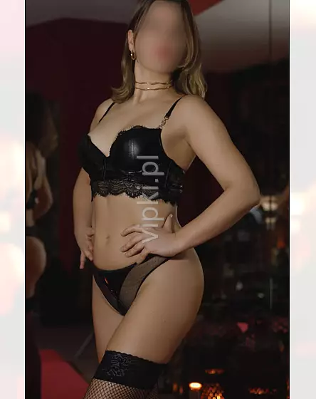 Monica -Blissful Massage