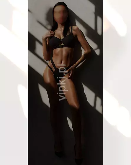 Piękna Karolina- Studio massage VINNERI 